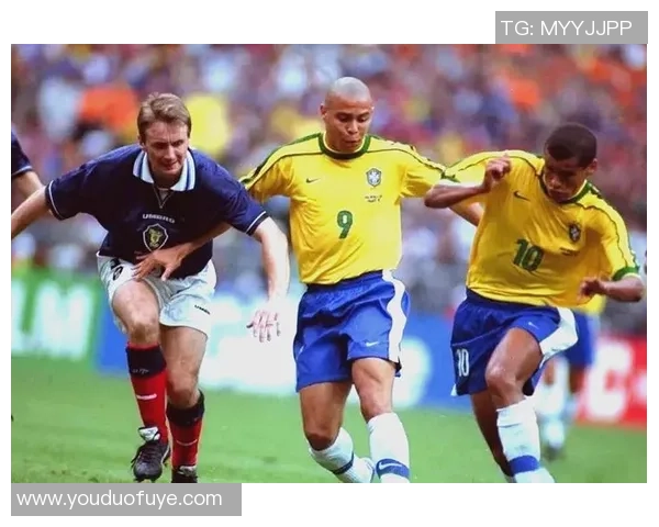 巴西足球传奇球星回顾与他们在世界足坛的辉煌成就